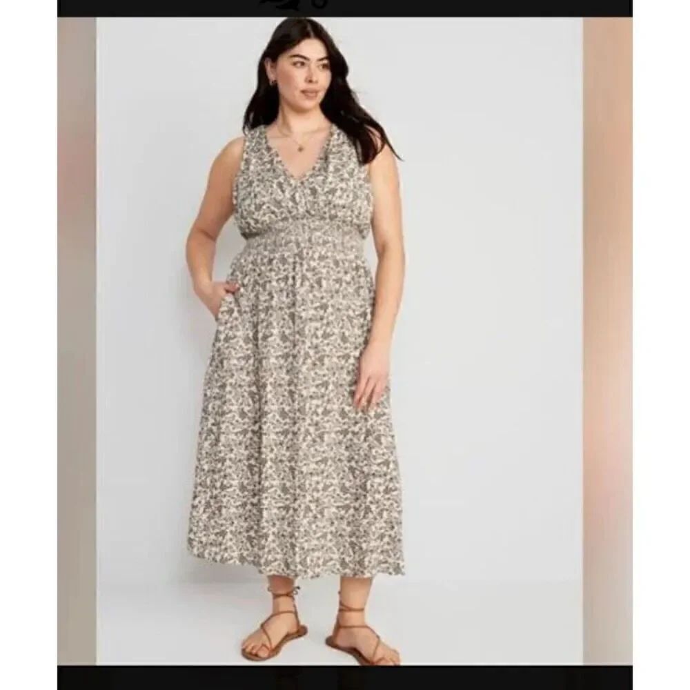 Old Navy NWT floral sleeveless waist defined with pockets smocked maxi dress XL